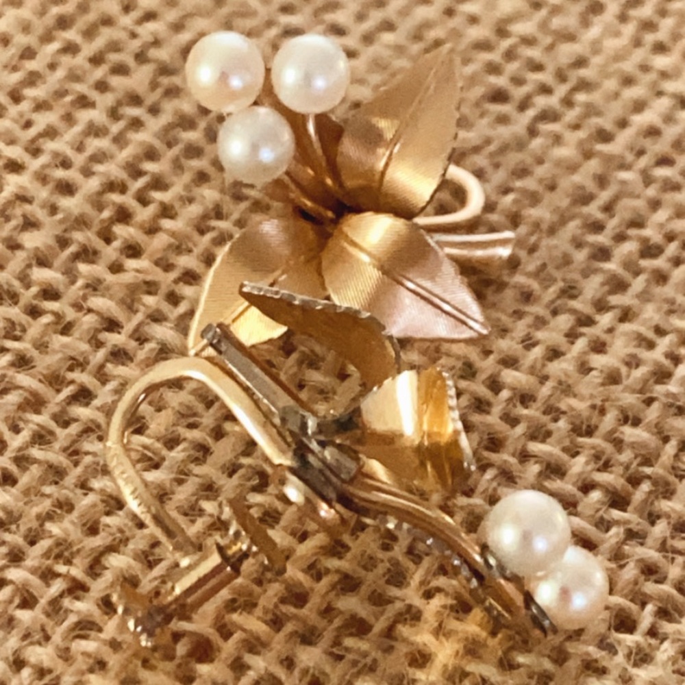 Krementz Vintage Gold & Pearls earrings